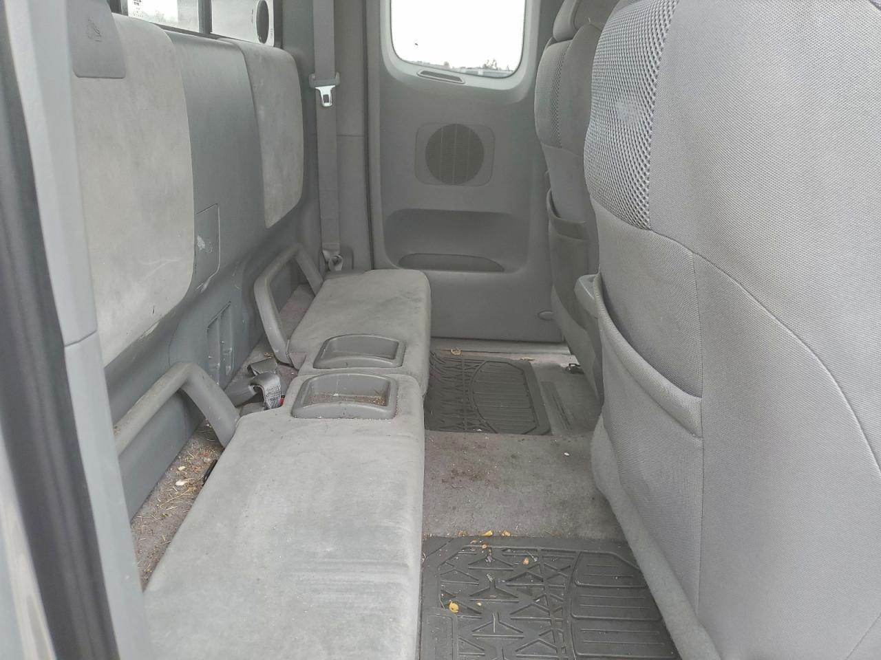 Toyota Tacoma Access Cab Image 9