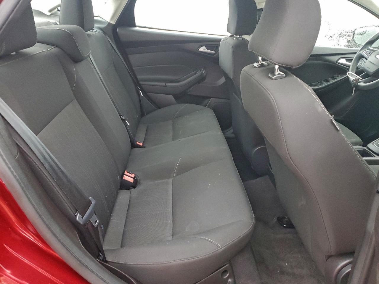 Ford Focus Se Image 11