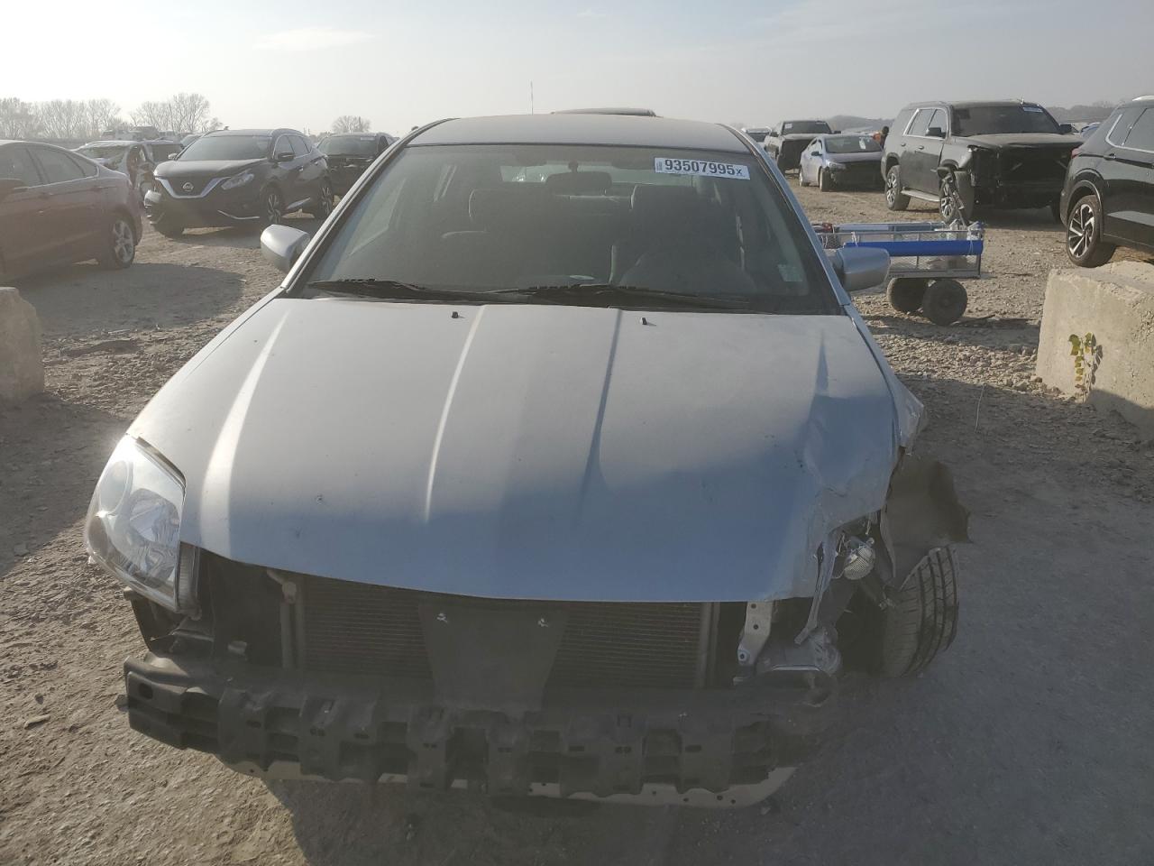 Mitsubishi Galant Es Image 3