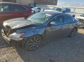  Salvage Nissan Maxima