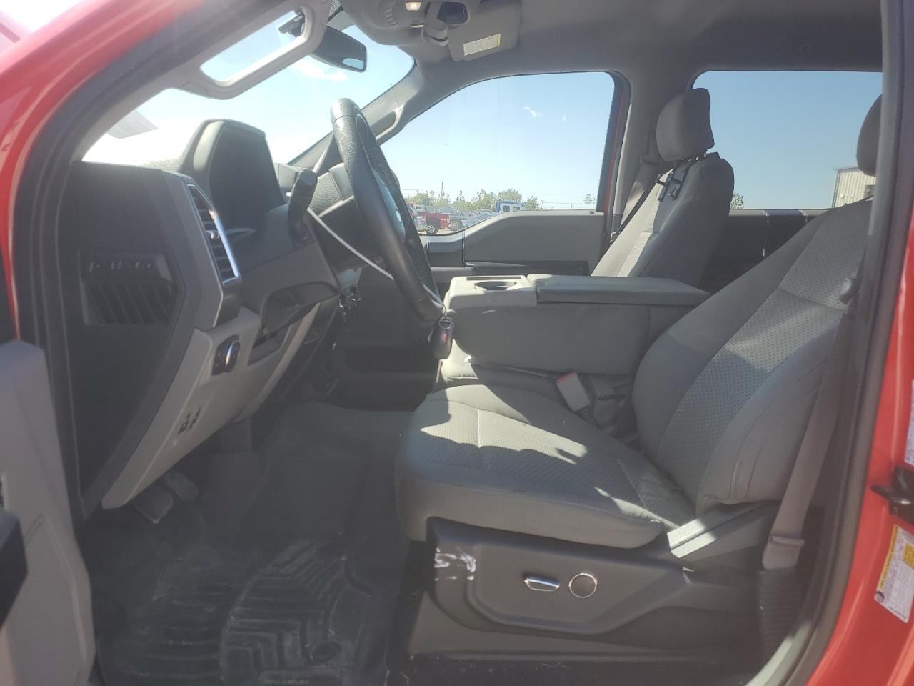 Ford F-150 Supercrew Image 8