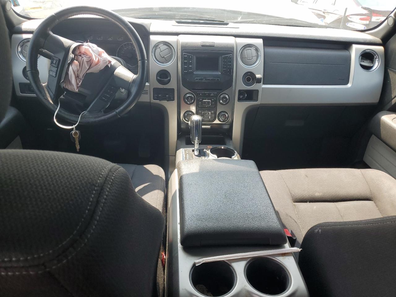 Ford F-150 Supercrew Image 2