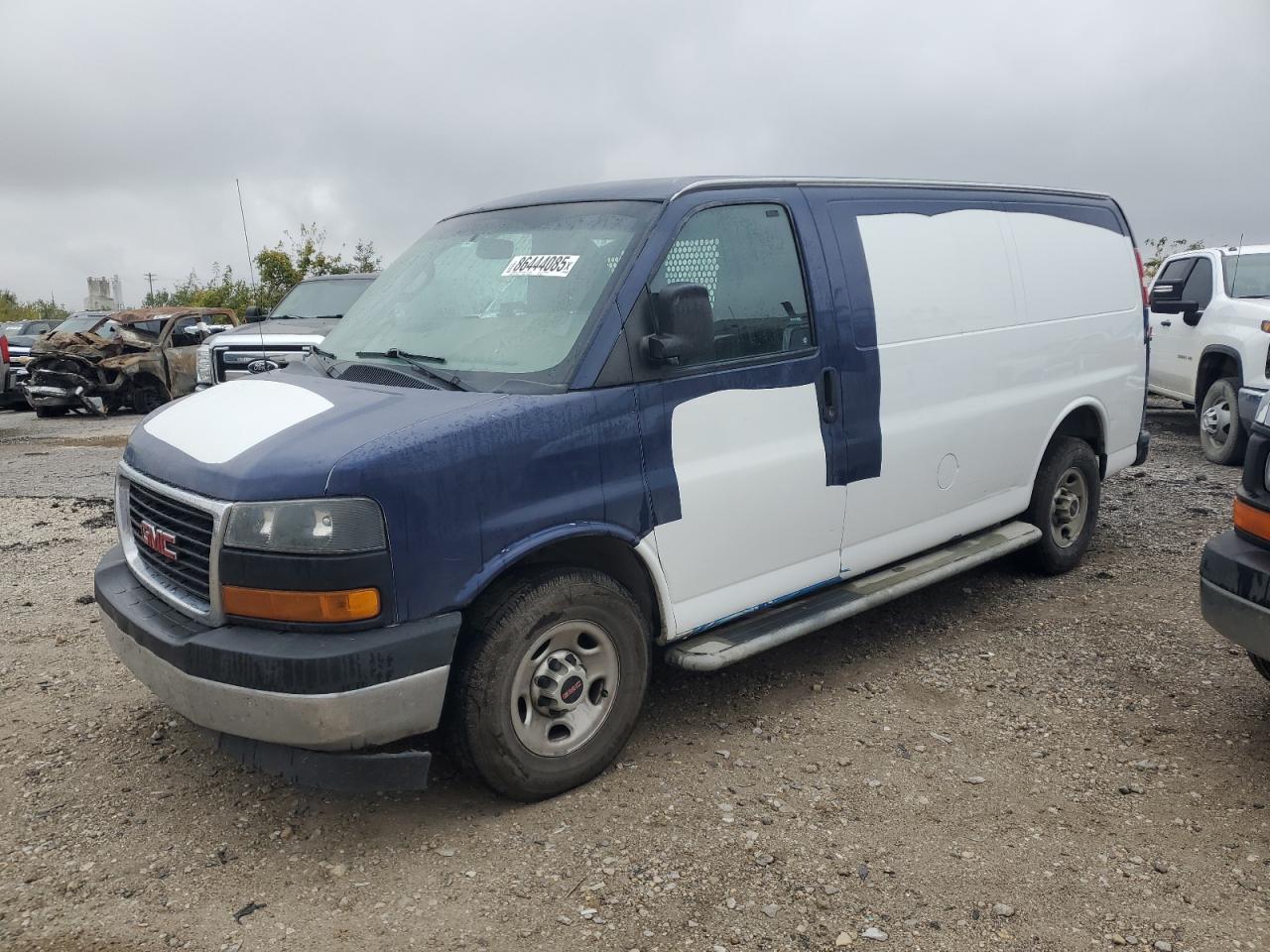 GMC Savana G2500 Image 1