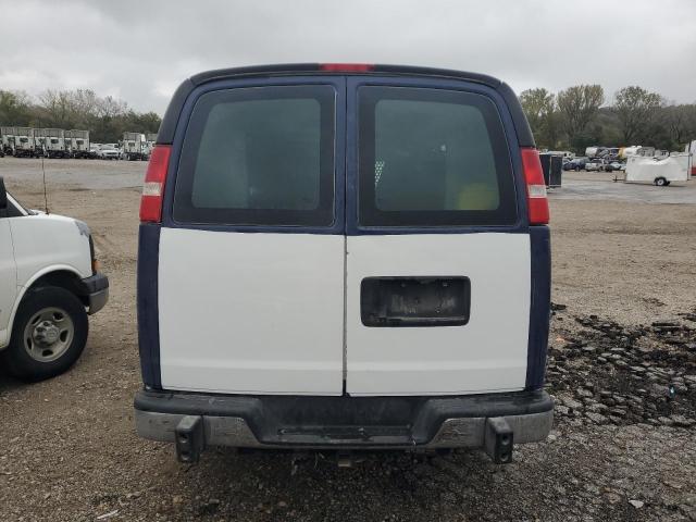 GMC Savana G2500 Image 10