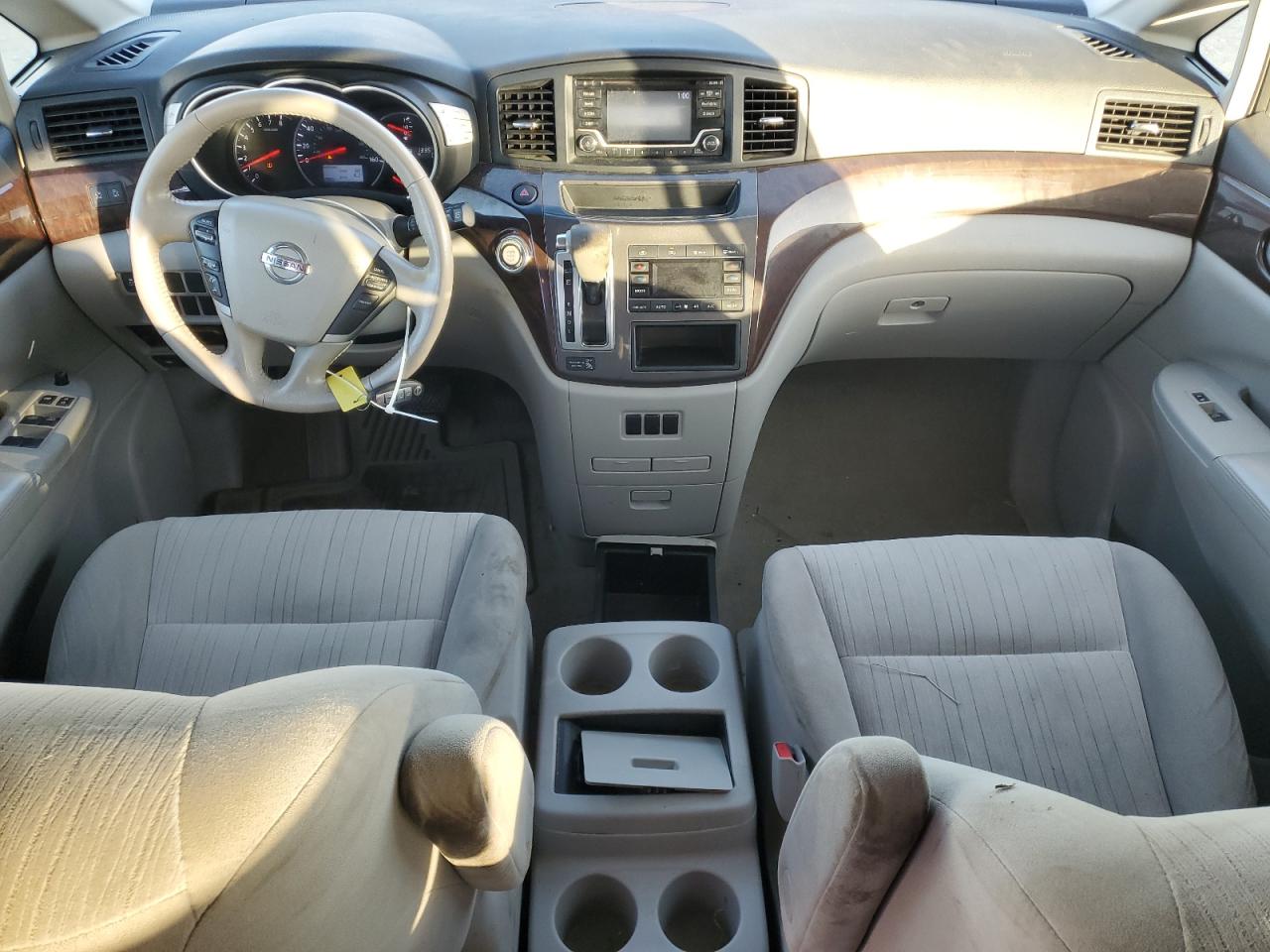 Nissan Quest S Image 8
