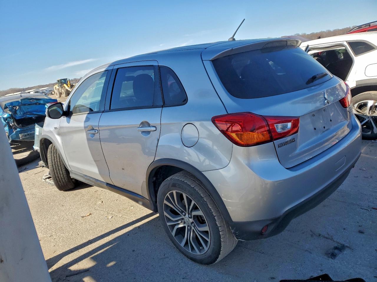 Mitsubishi Outlander Es Image 10