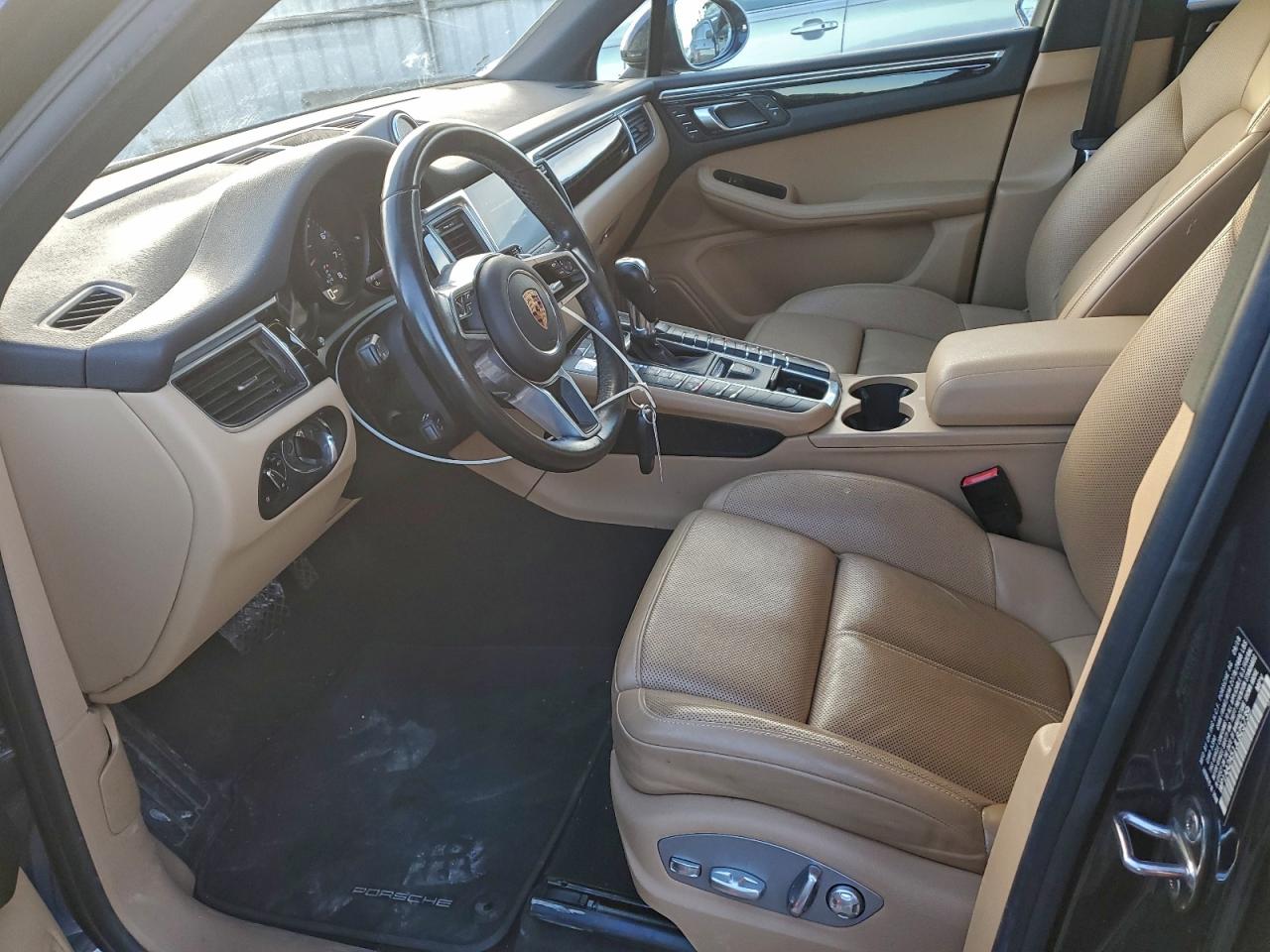 Porsche Macan Image 4