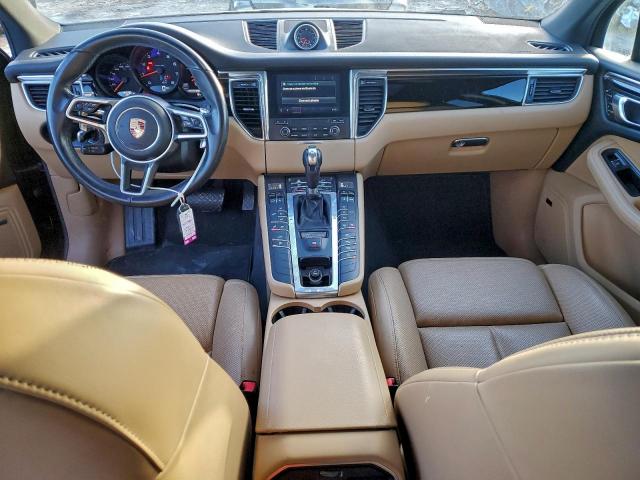 Porsche Macan Image 10