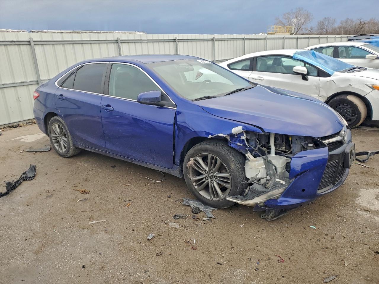 Toyota Camry Le Image 11