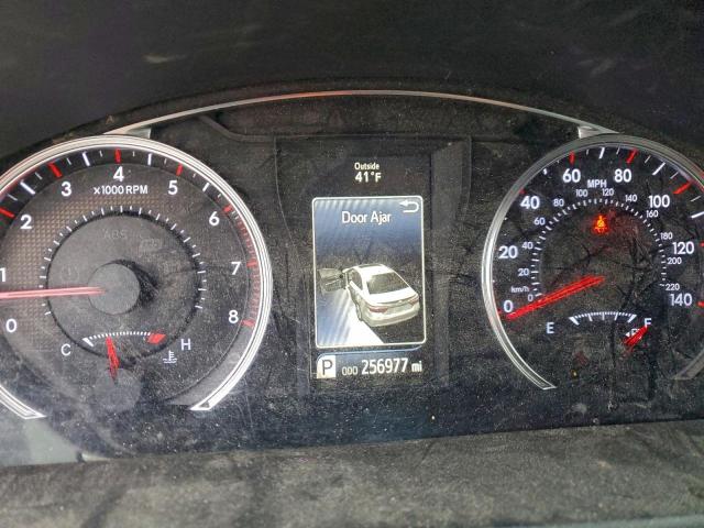 Toyota Camry Le Image 6