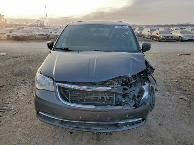 Chrysler Minivan Touring Image 11