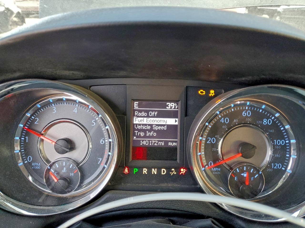 Chrysler Minivan Touring Image 7