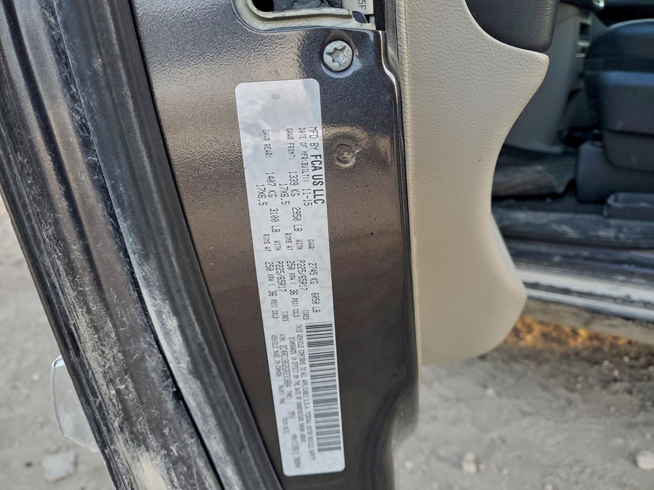 Chrysler Minivan Touring Image 8