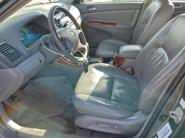 Toyota Camry Le Image 10