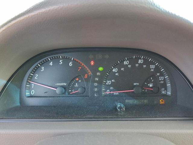 Toyota Camry Le Image 9