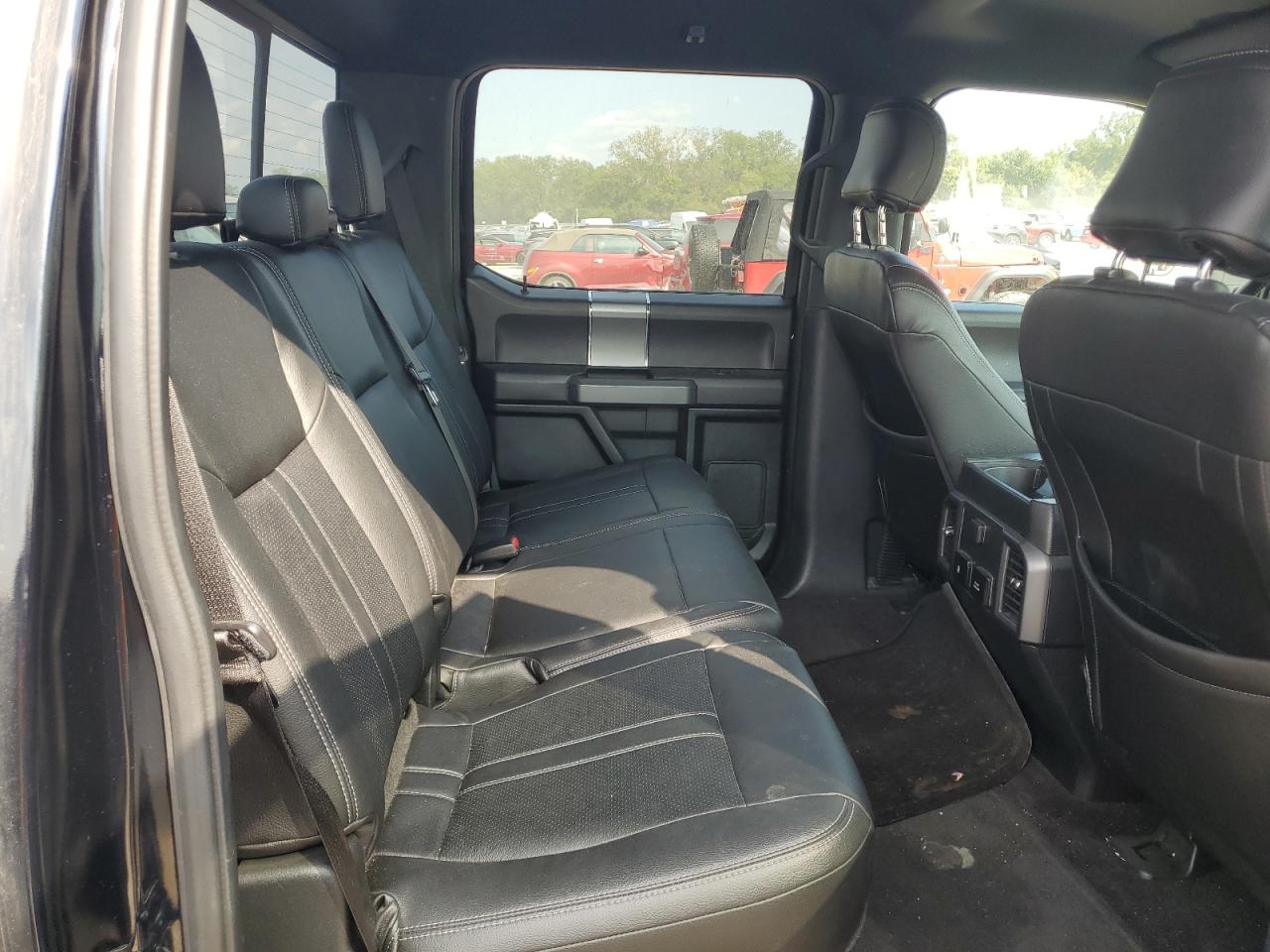 Ford F-150 Supercrew Image 9