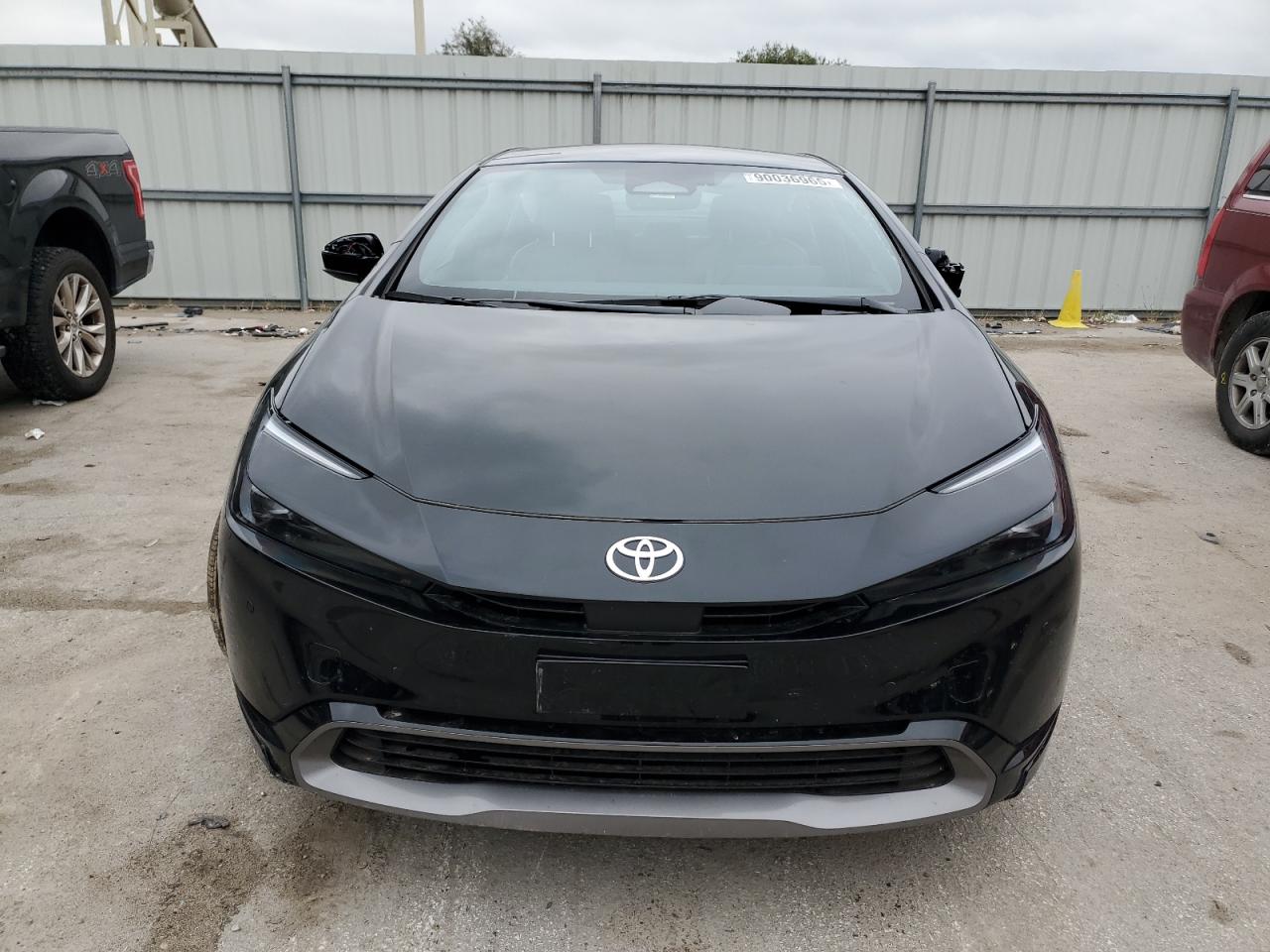 Toyota Prius Le Image 3