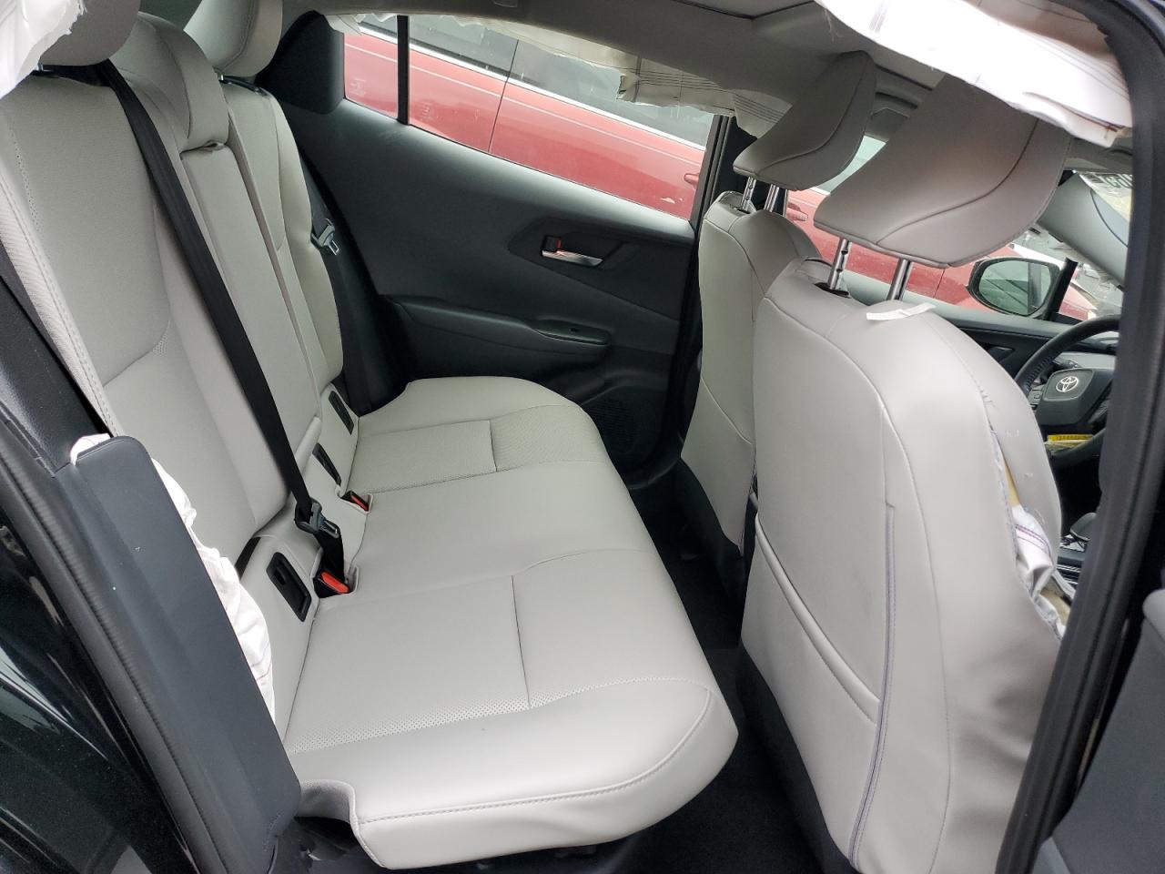 Toyota Prius Le Image 6