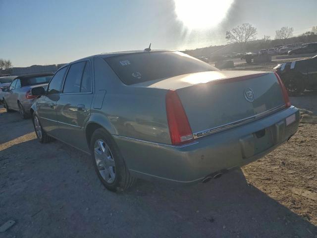 Cadillac DTS Image 7
