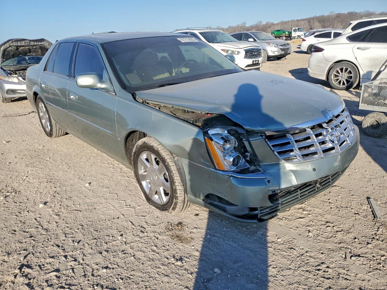 Cadillac DTS Image 8