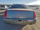 Cadillac DTS Image 12