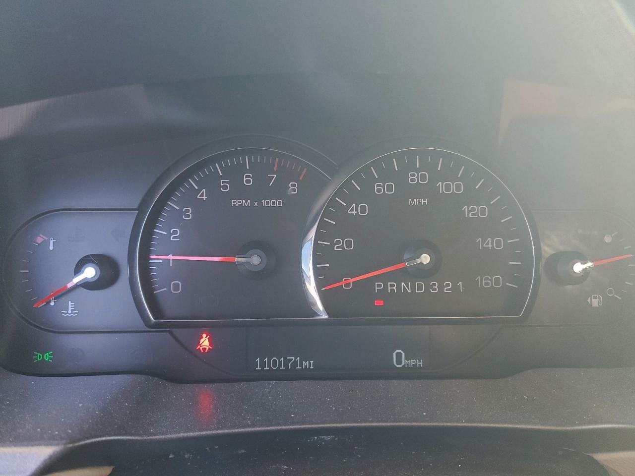 Cadillac DTS Image 4