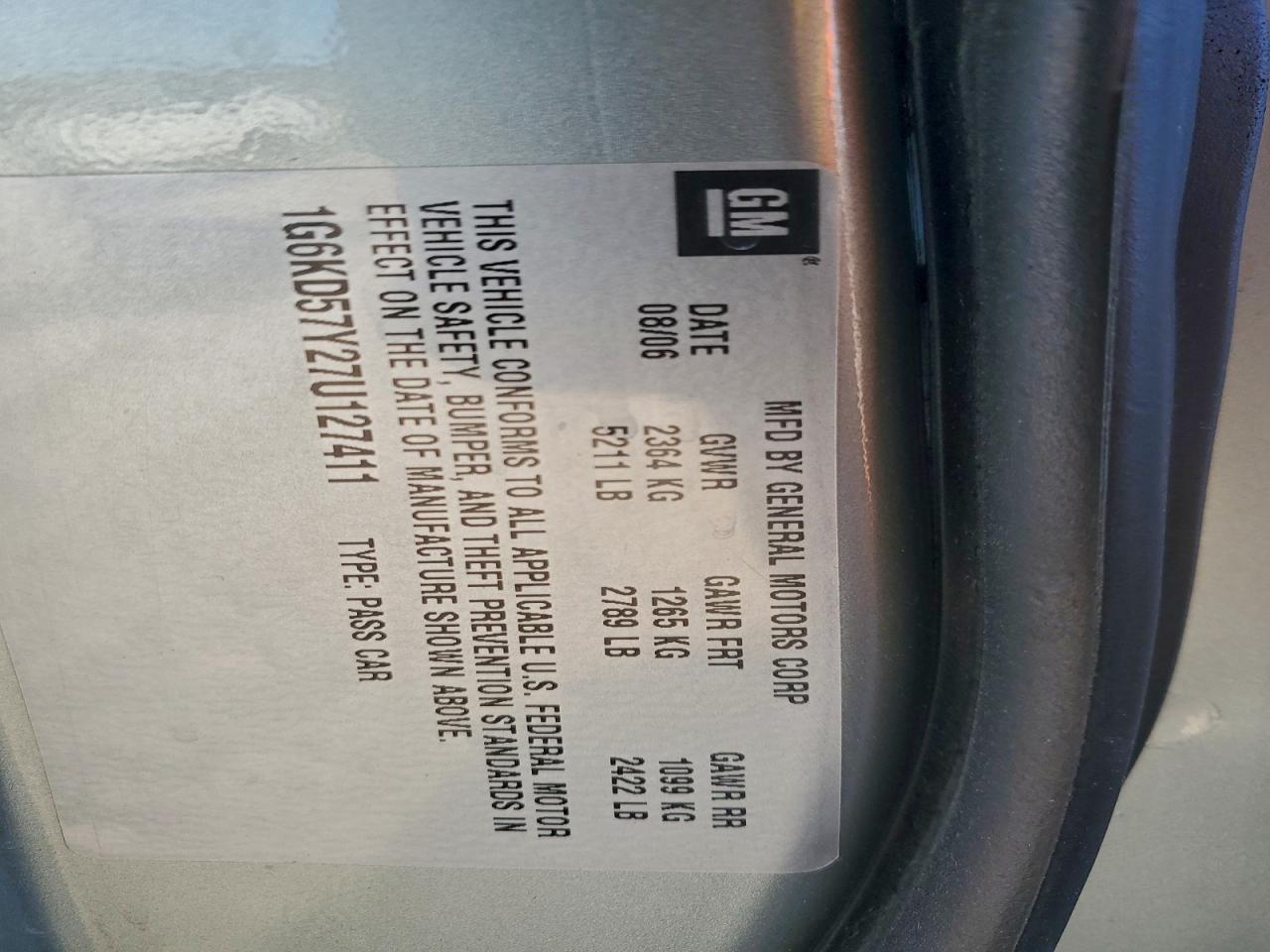 Cadillac DTS Image 3