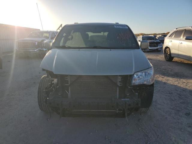 Chrysler Minivan Touring Image 8