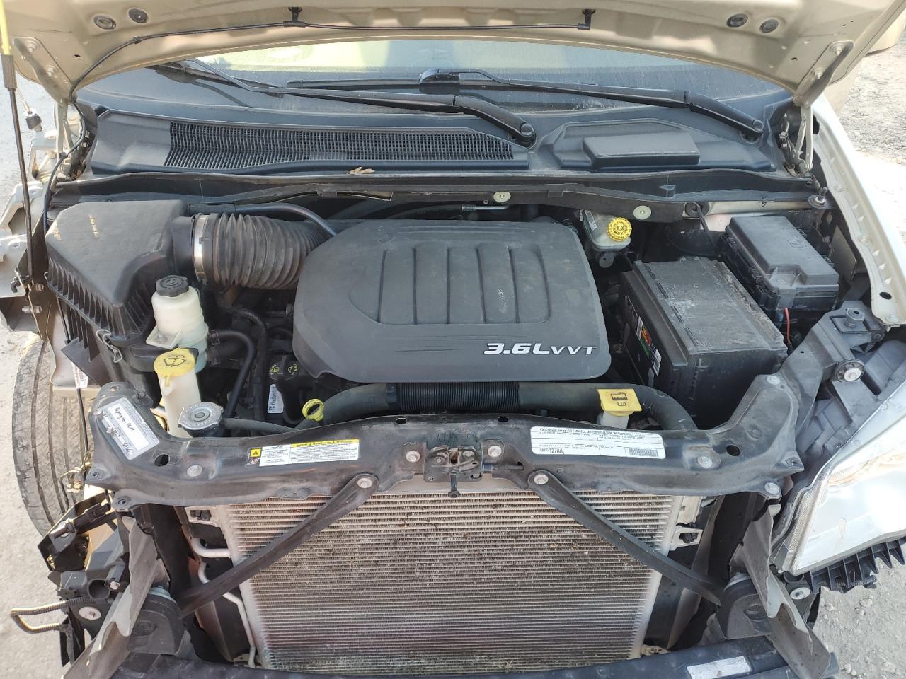 Chrysler Minivan Touring Image 11