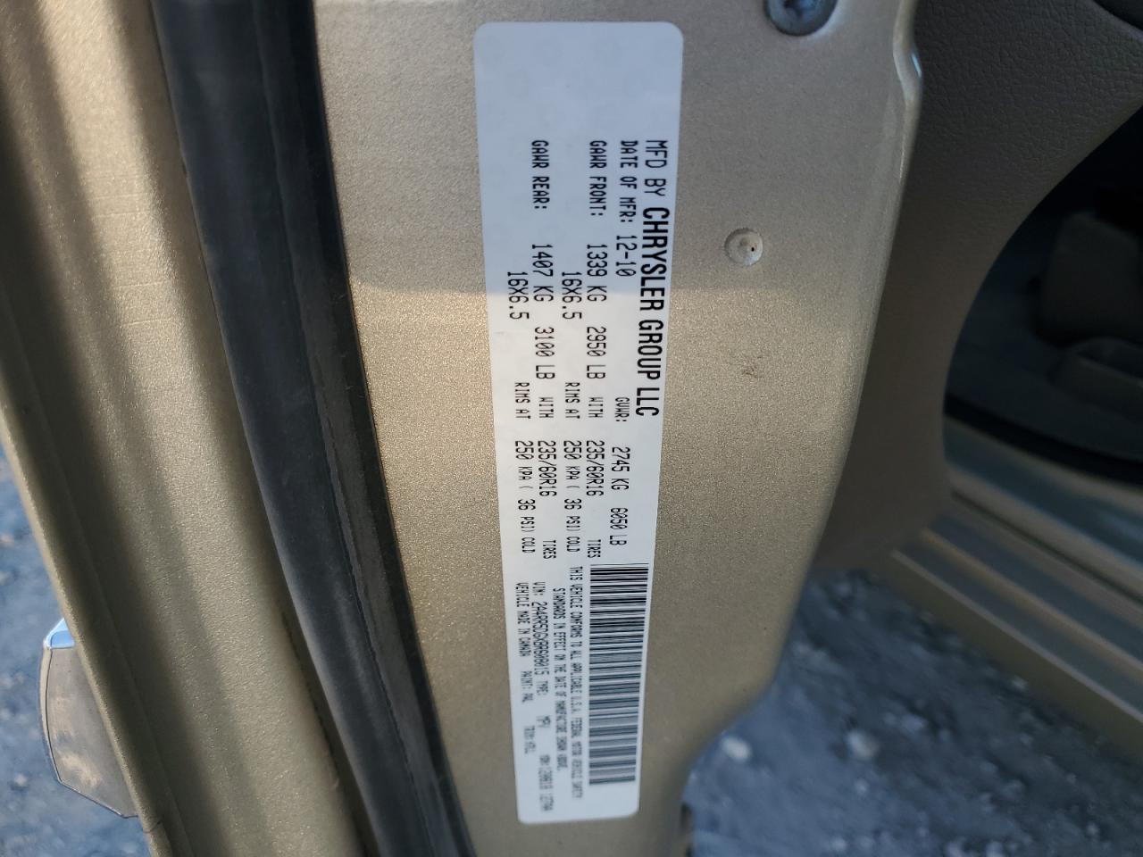 Chrysler Minivan Touring Image 3