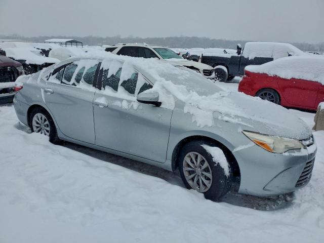 Toyota Camry Le Image 3