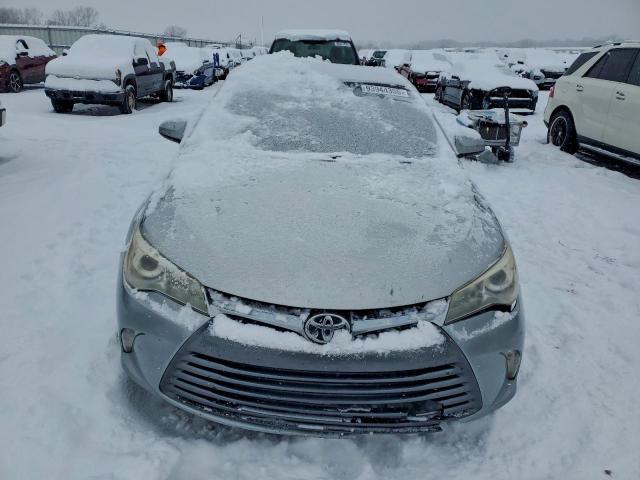 Toyota Camry Le Image 7