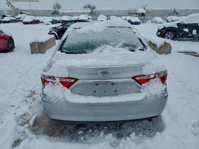 Toyota Camry Le Image 4