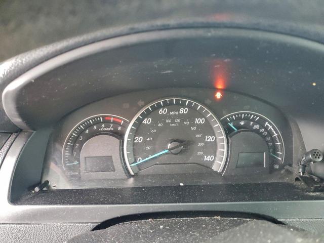 Toyota Camry Le Image 9