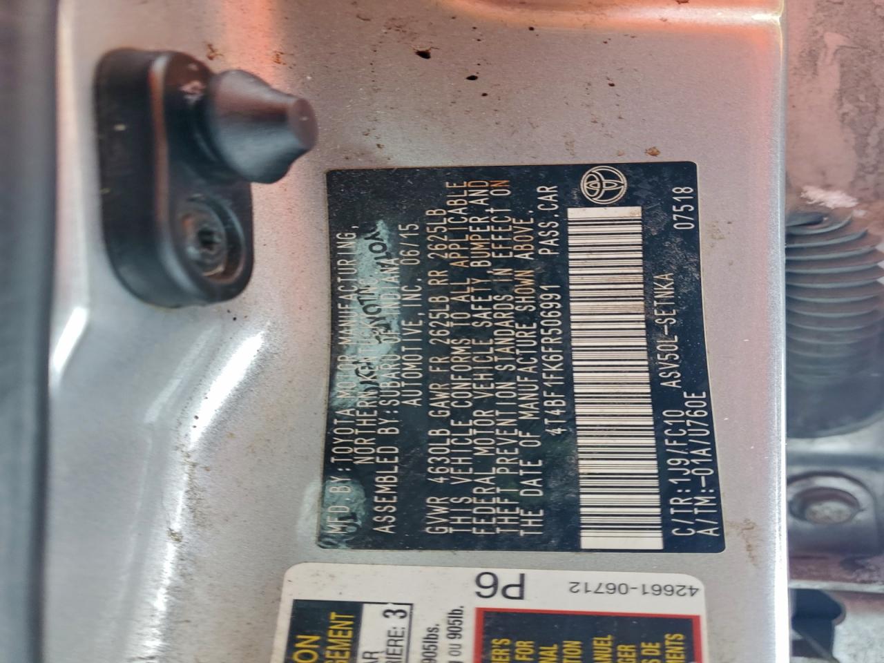 Toyota Camry Le Image 2