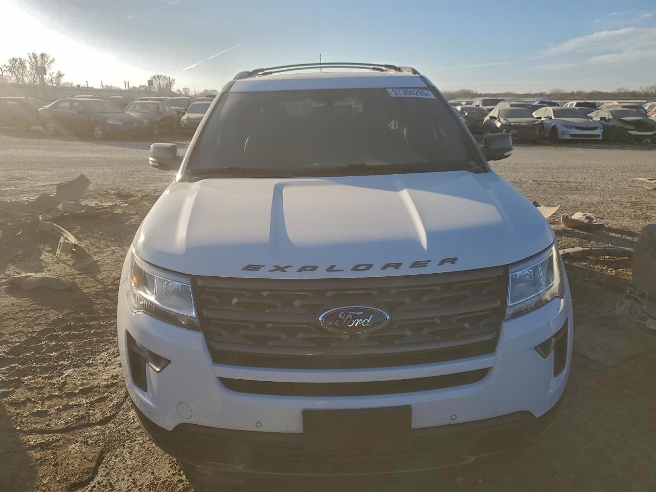 Ford Explorer Xlt Image 3