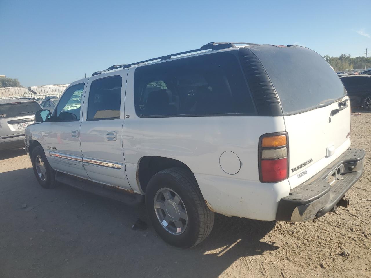 GMC Yukon K1500 Image 3