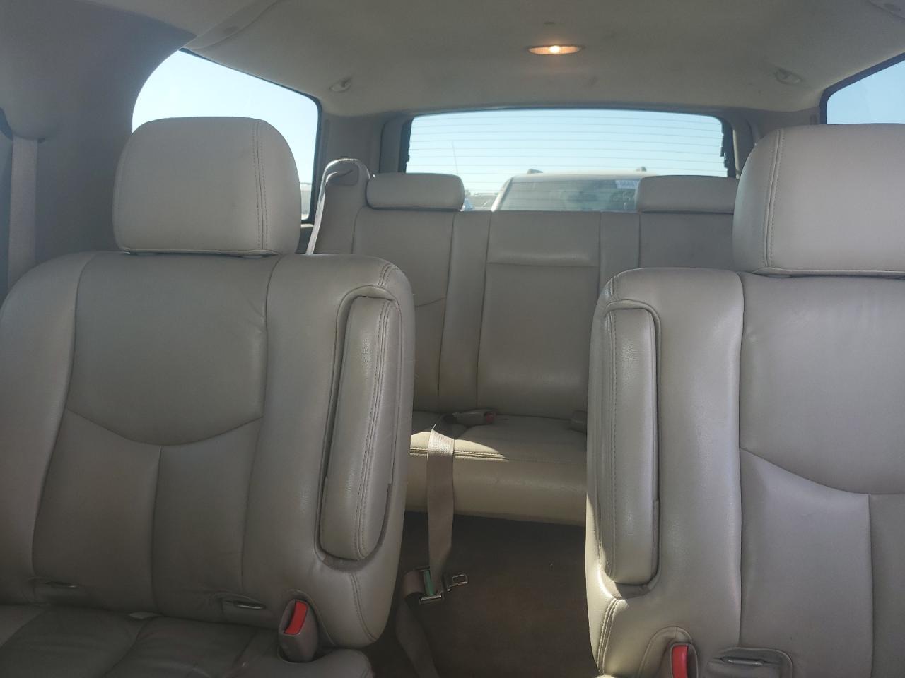 GMC Yukon K1500 Image 11