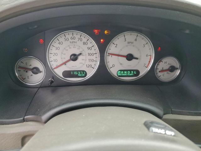 Chrysler Minivan Limited Image 12