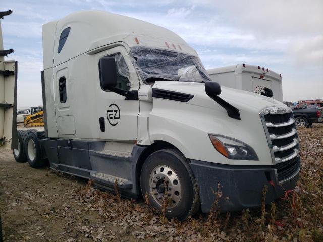 Salvage Freightliner Cascadia 1