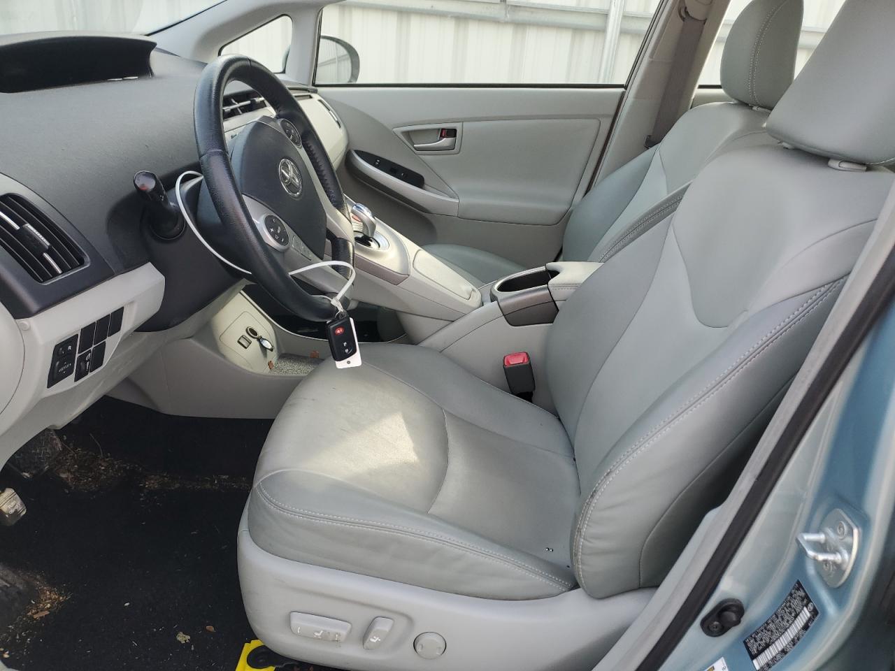 Toyota Prius Image 11