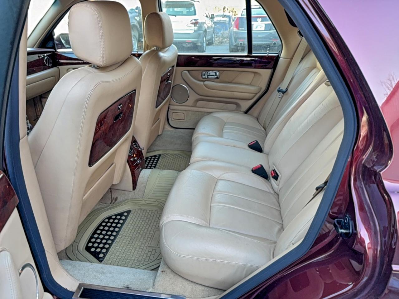 Bentley Arnage Image 11