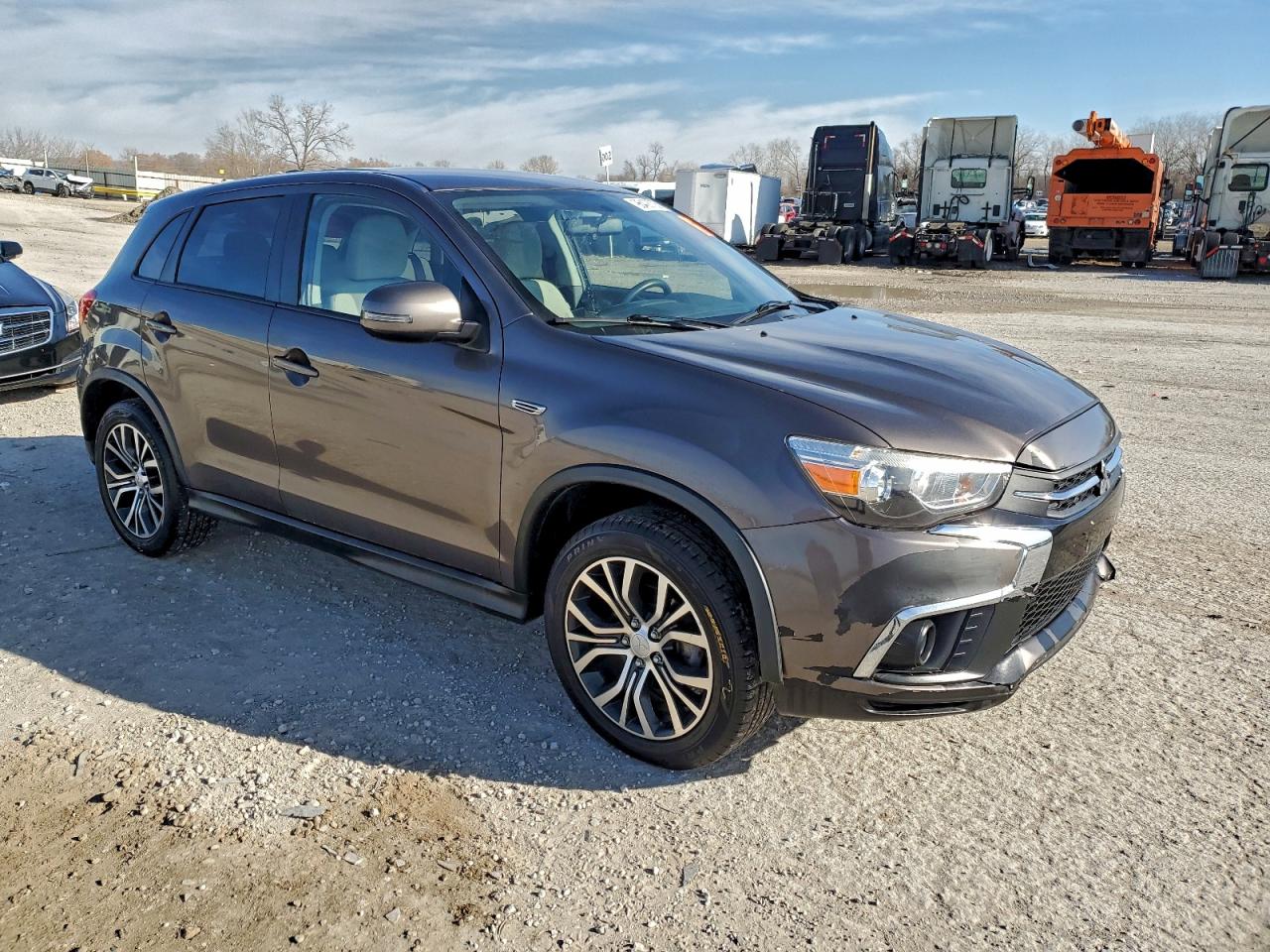 Mitsubishi Outlander Es Image 2