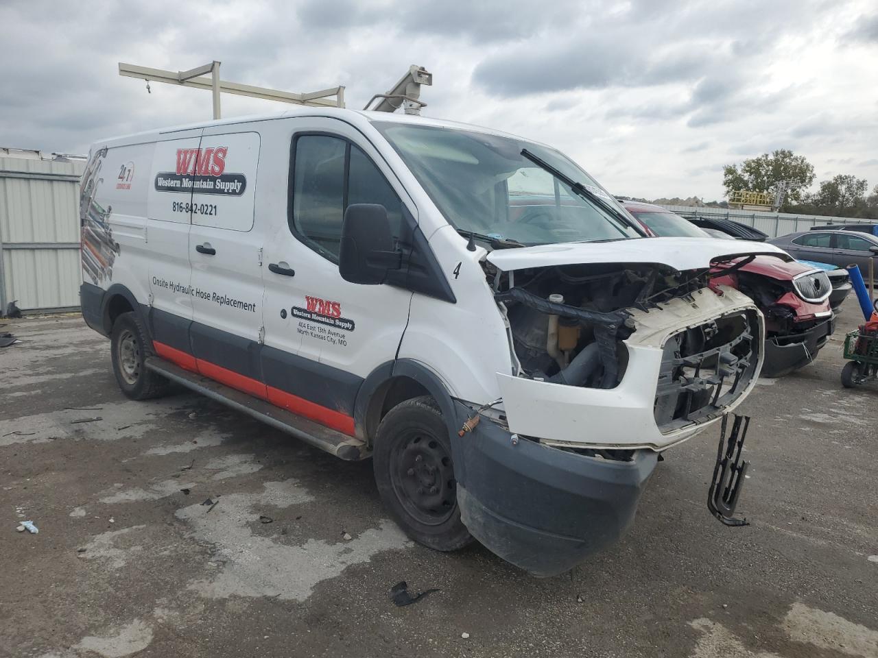 Ford Transit T-250 Image 4