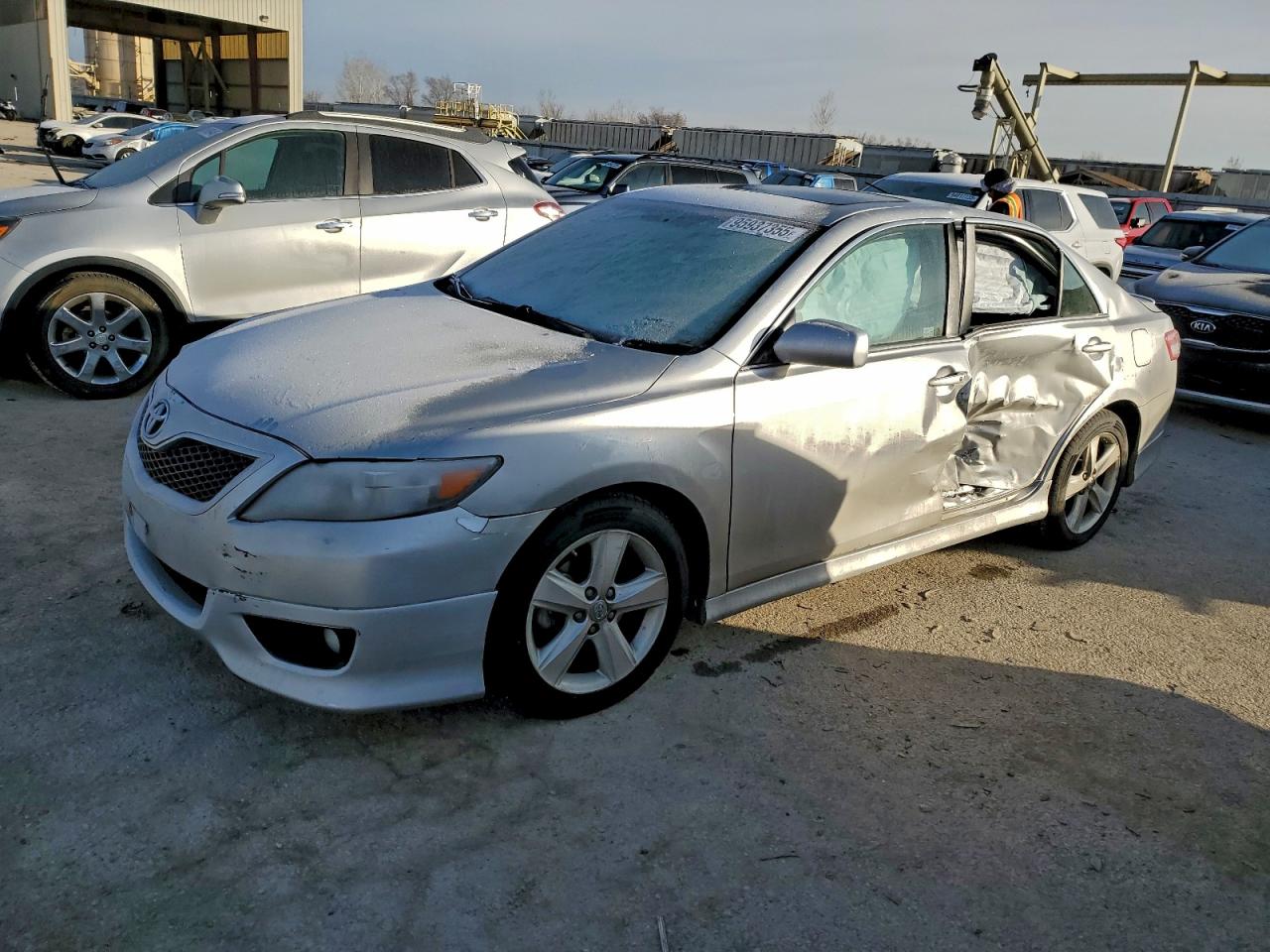 Toyota Camry Base Image 1