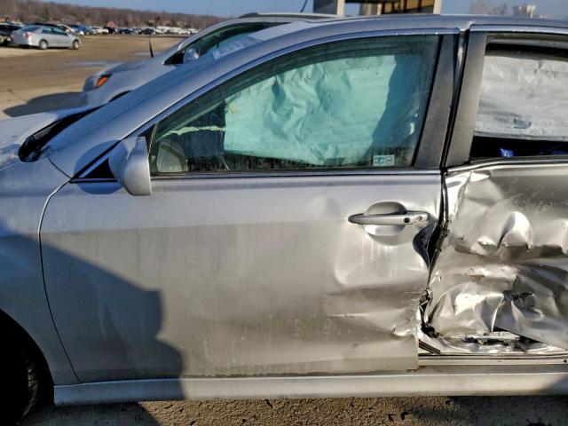 Toyota Camry Base Image 4