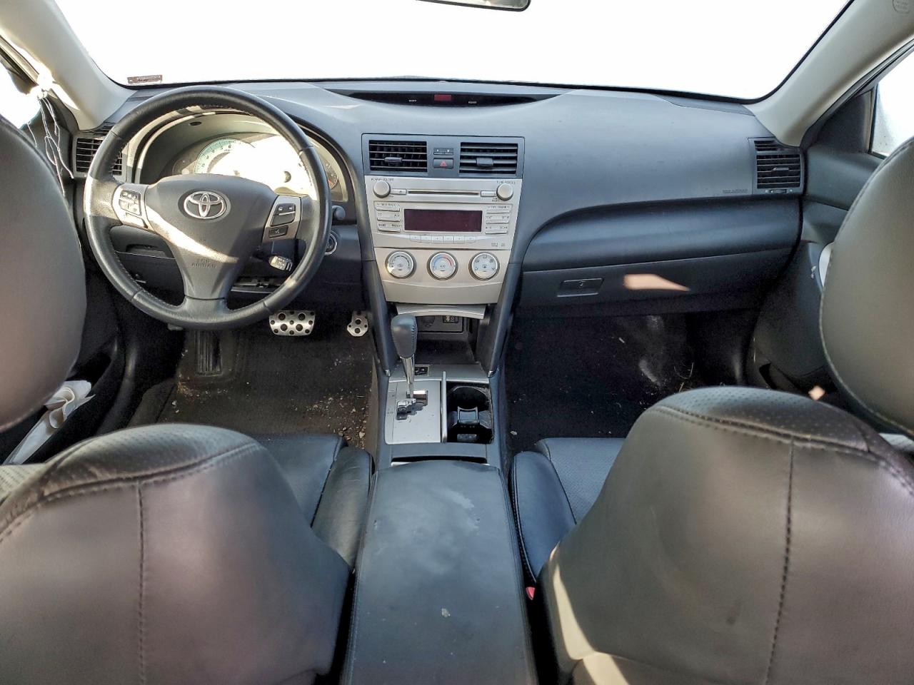 Toyota Camry Base Image 6