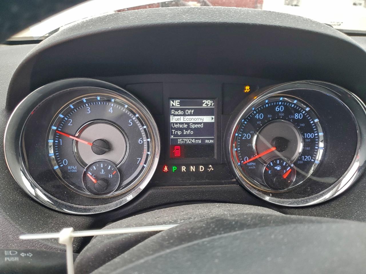 Chrysler Minivan Touring Image 11