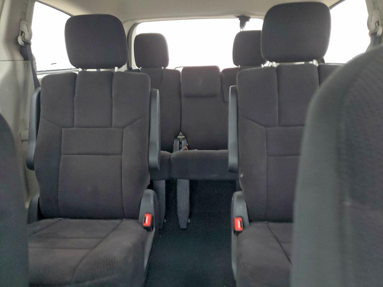 Chrysler Minivan Touring Image 6