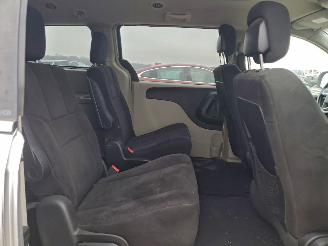 Chrysler Minivan Touring Image 13